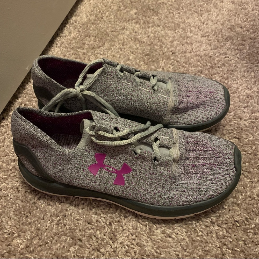 Under Armour women’s charged trainers 8.5